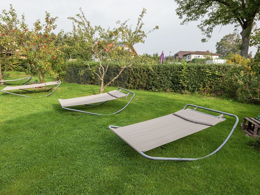 Eifel Lakeside Family Escape