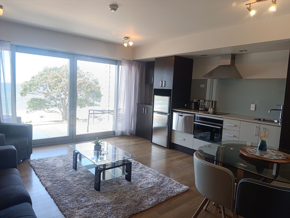 Paihia Beach Front 1 bedroom Apartment