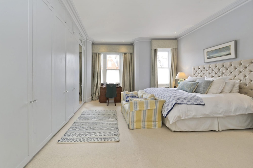 Cosy 4-bed Family Home Shepherd s Bush