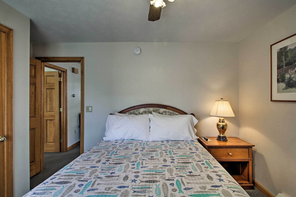 Old Orchard Beach Apt - Walk to Beach & Pier!