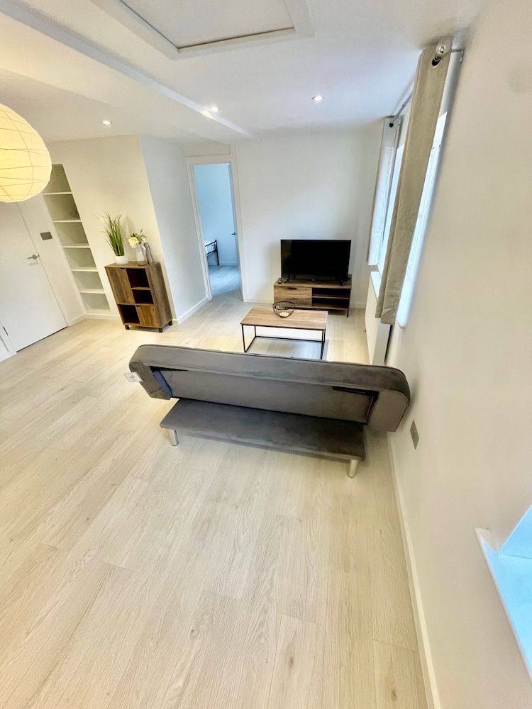 Cambridge Cozy 2 Bedroom Apartment 5 Sleep