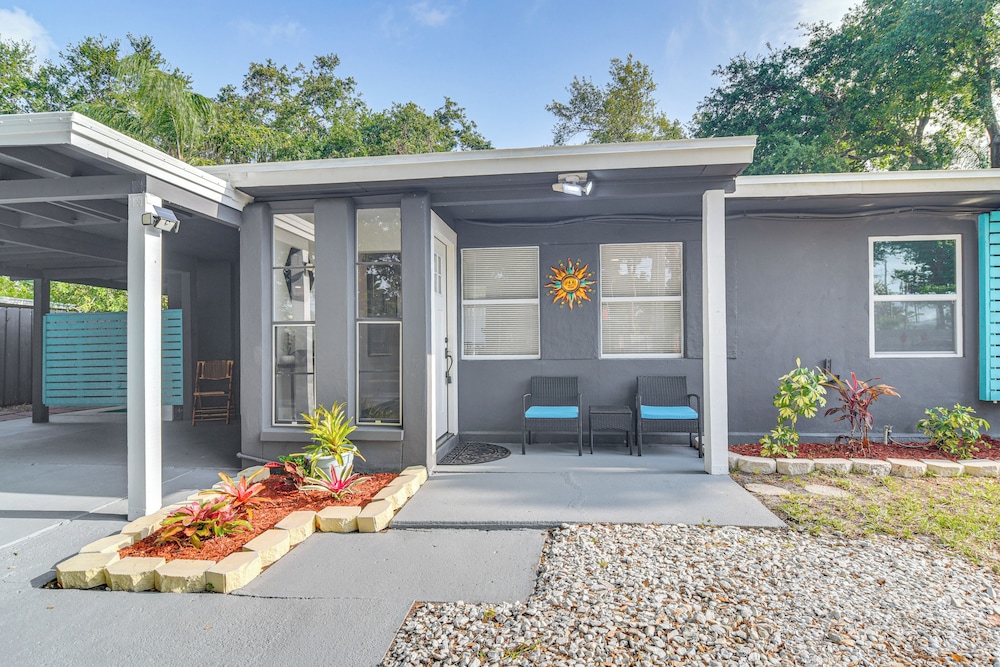 2 Mi to Beach: Family Getaway w/ Yard in St Pete!