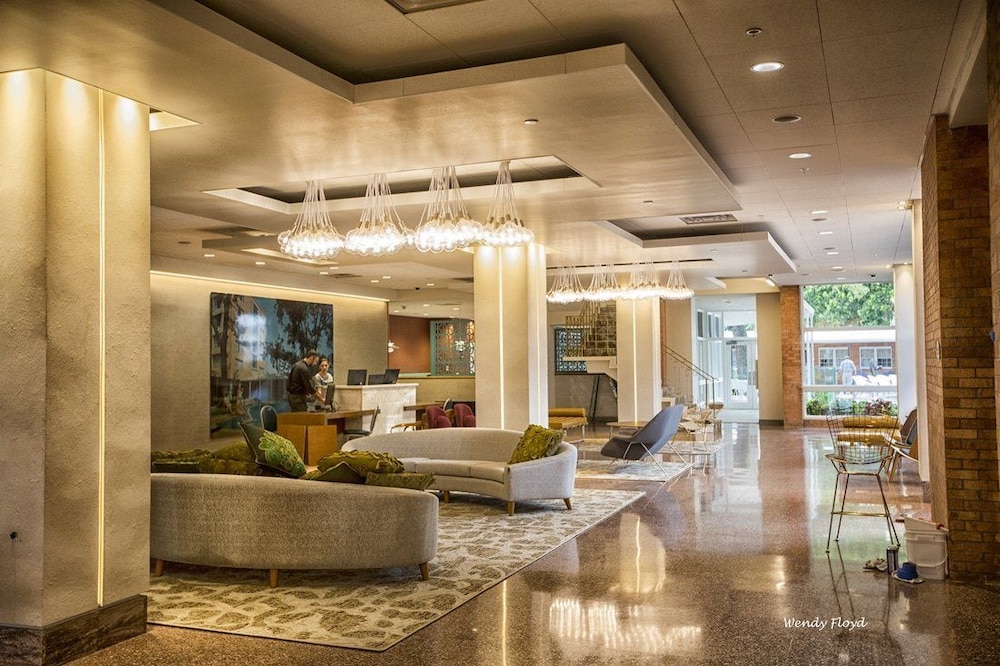 Nacogdoches Vacations - The Fredonia Hotel and Convention Center - Property Image 3