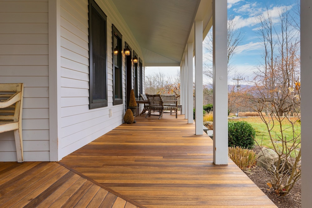 West Settlement Ranch by Avantstay Hudson Valley Escape Firepit Patio Yard