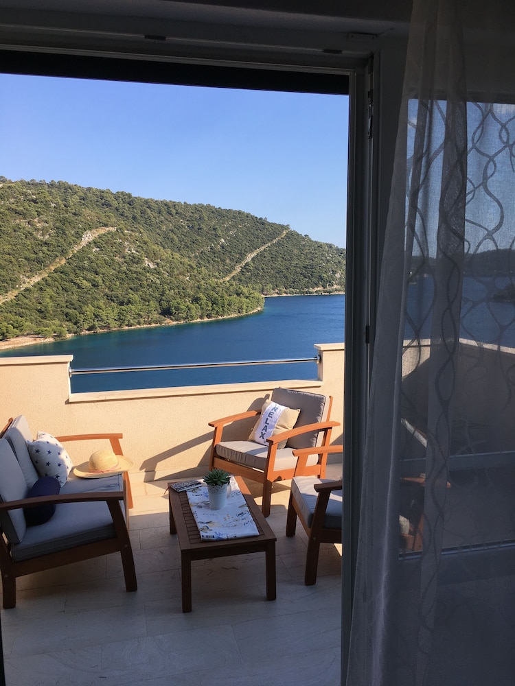 Apartments Ladesta