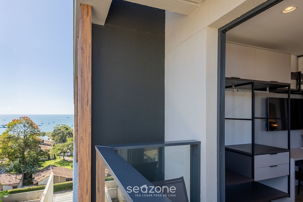 Studios With Side Sea View at Penha Spot PSO - L
