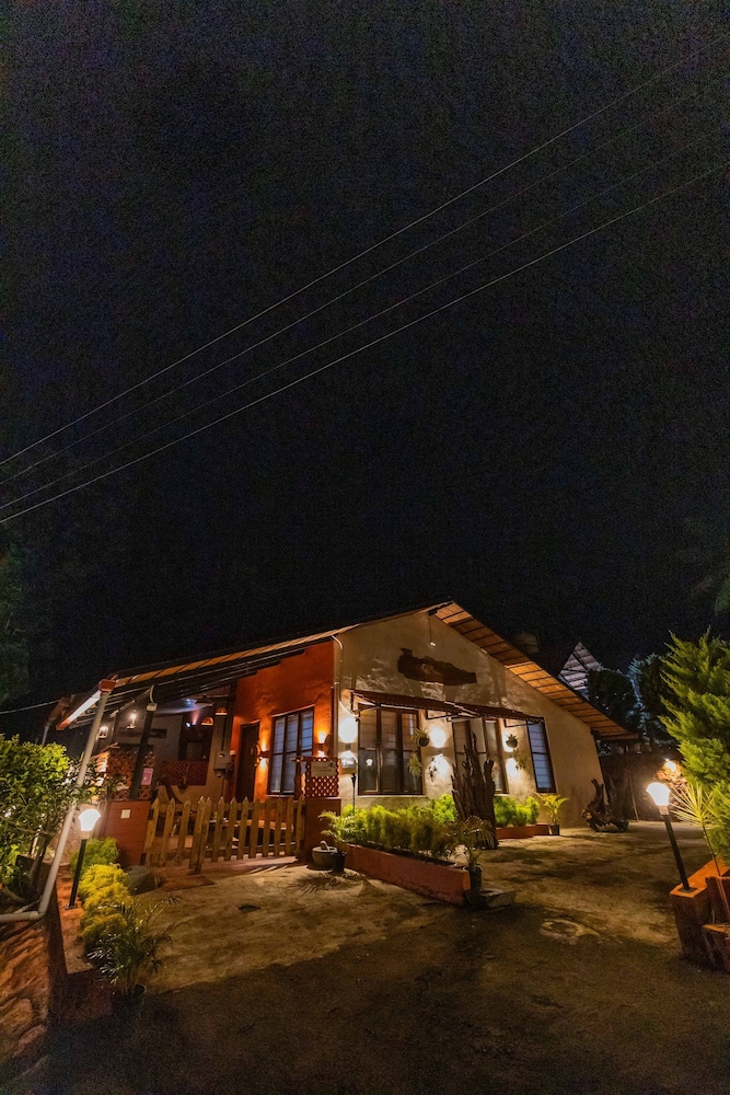 Twisted Tree Cottages Coorg