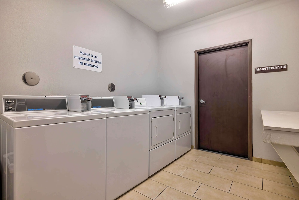 Motel 6 Texas City, TX - I-45 South
