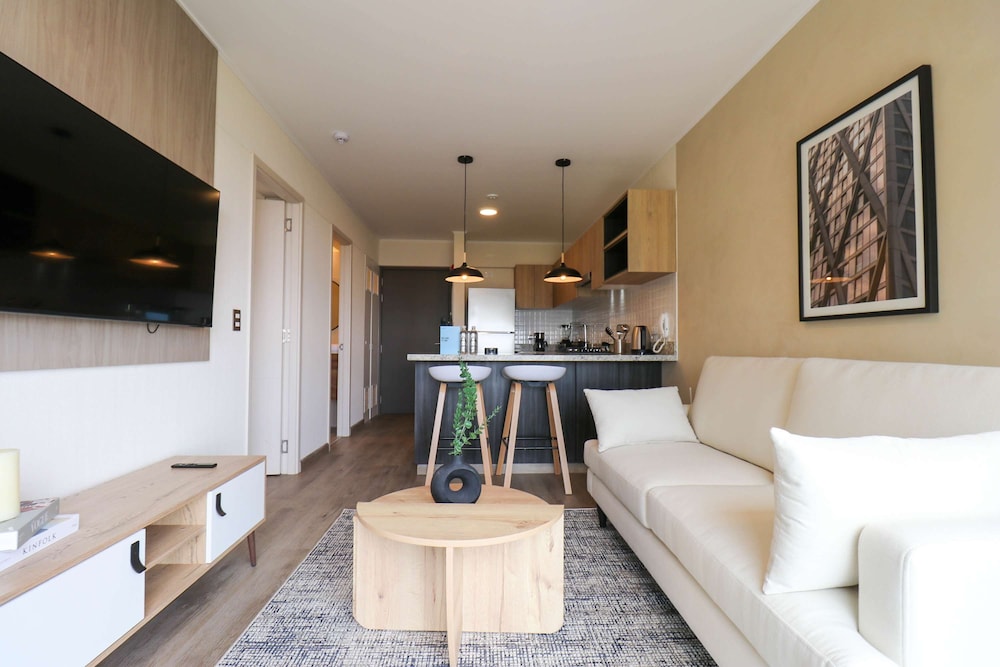 w Grandiose 1BR w Great Balcony in Miraflores
