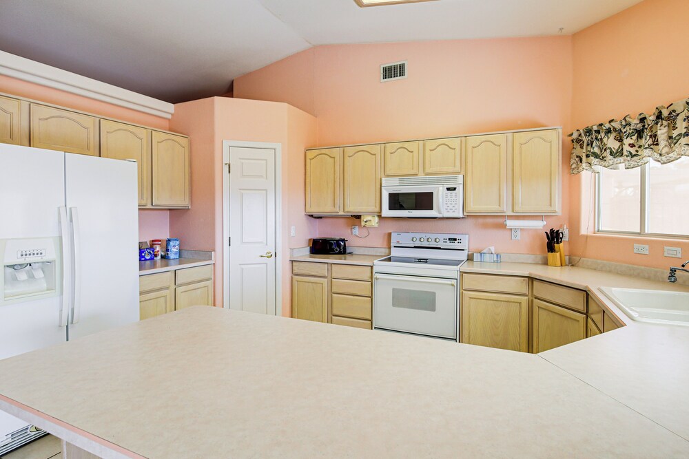 Hike, Boat, Golf & Unwind: Lake Havasu City Home!