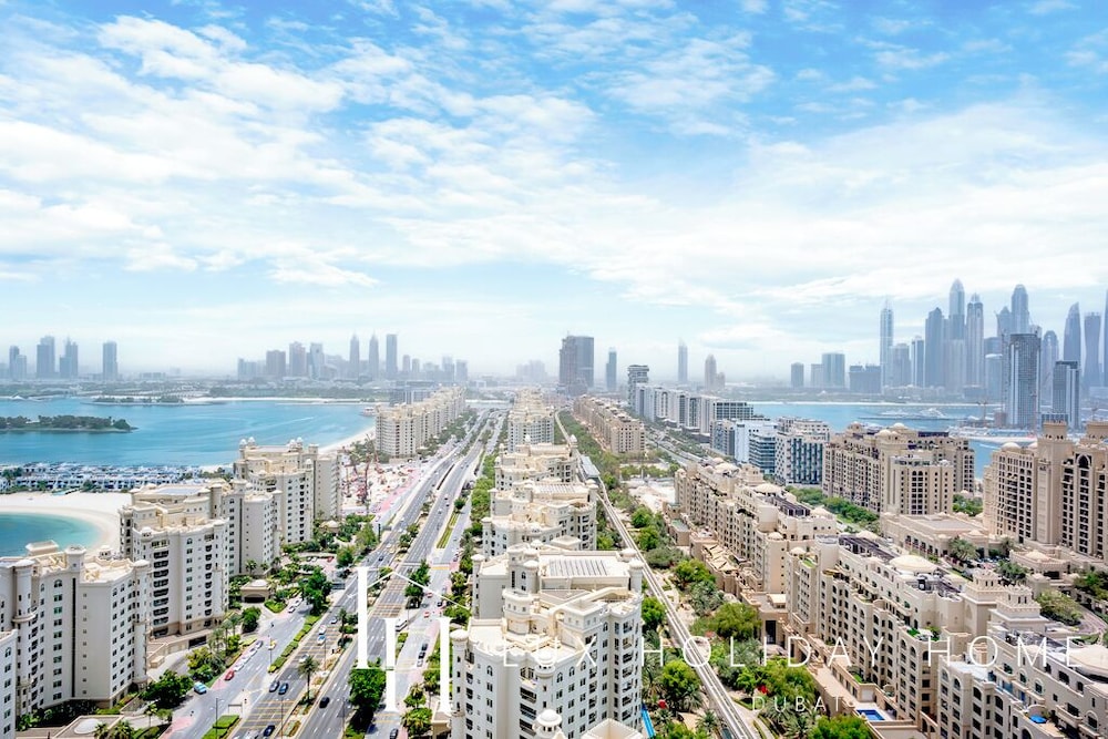 LUX Iconic Views at Palm Tower Suite 2