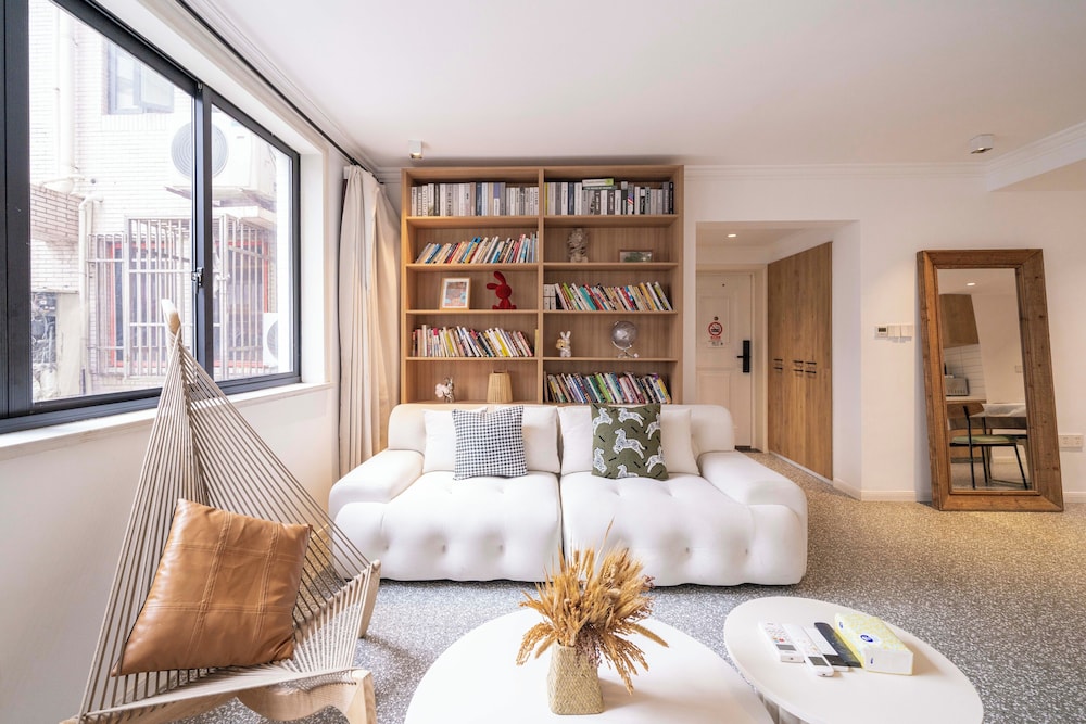 Book and Bed-People's Square