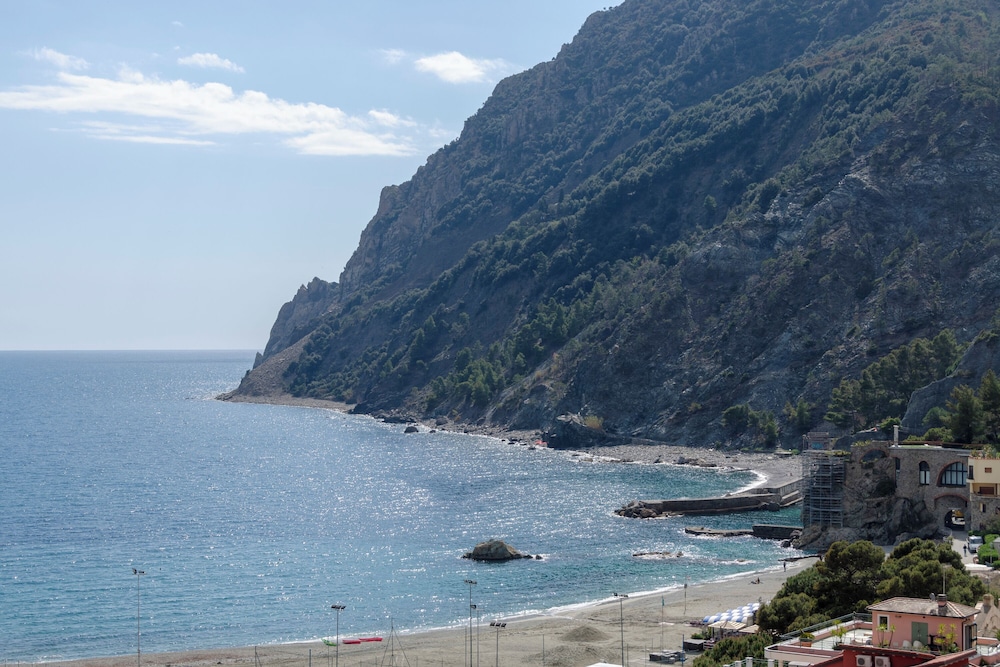 Monterosso Apartments