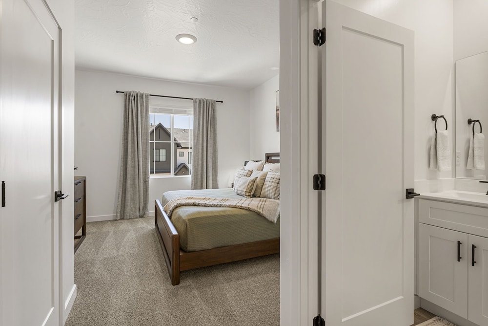 Ripple Retreat 4 Bedroom Townhouse