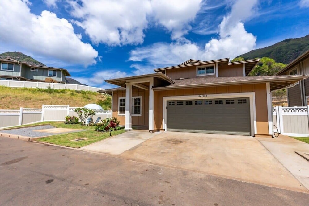 Marbella Lane Nohea Stylish Home Makaha