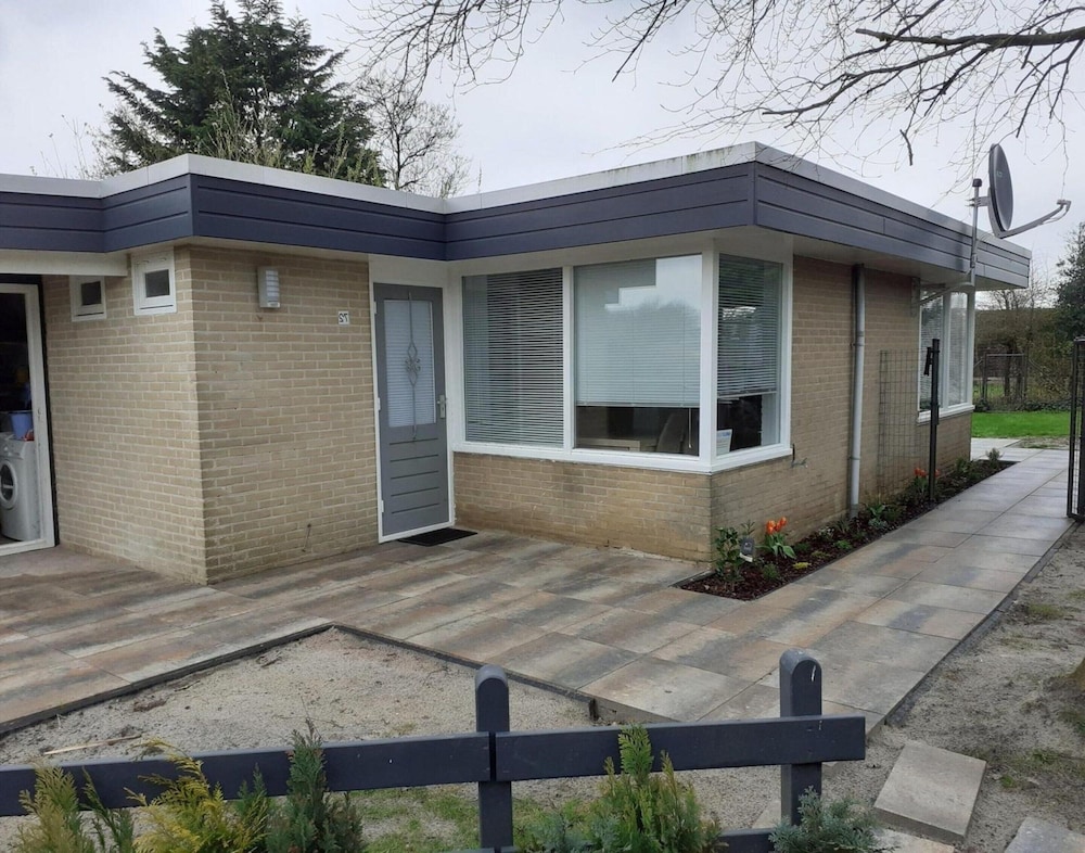 Pet-friendly Bungalow Near Beach