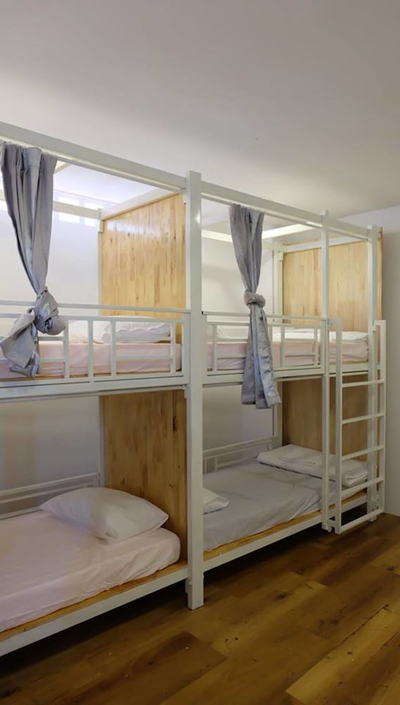 Lebou Boutique Hostel