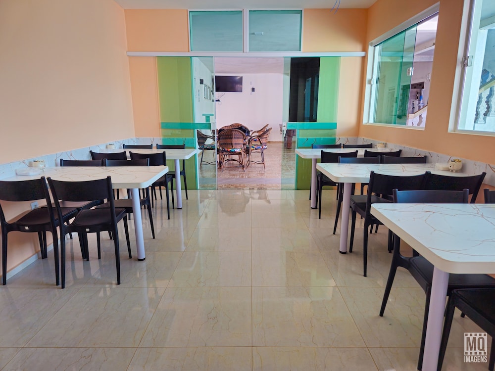 MANERO HOSTEL