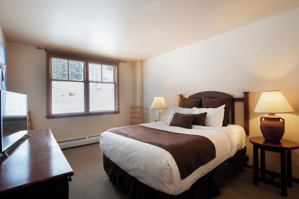 Winter Park CO - Zephyr Mountain & Fraser Crossing/Founders Pointe Condos