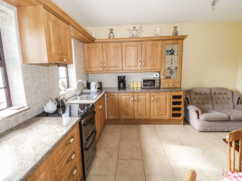 Belladrihid Cottage view 5
