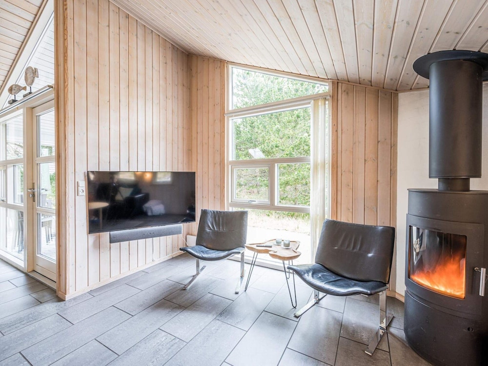 6 Person Holiday Home in Blavand