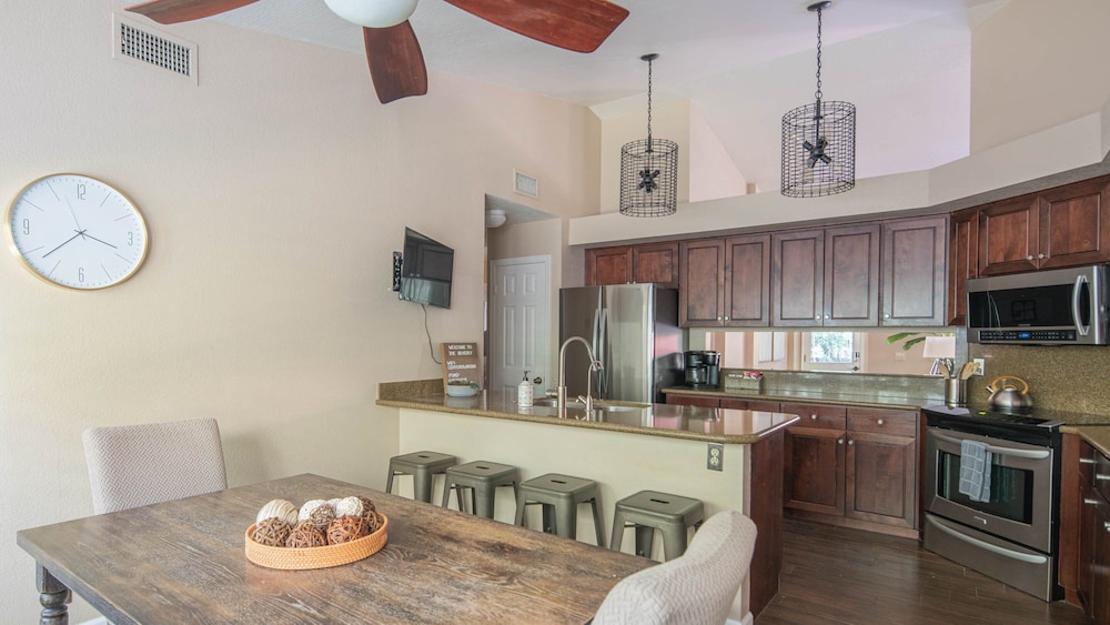 Scottsdale Gem W/pool in Private and Serene Yard!