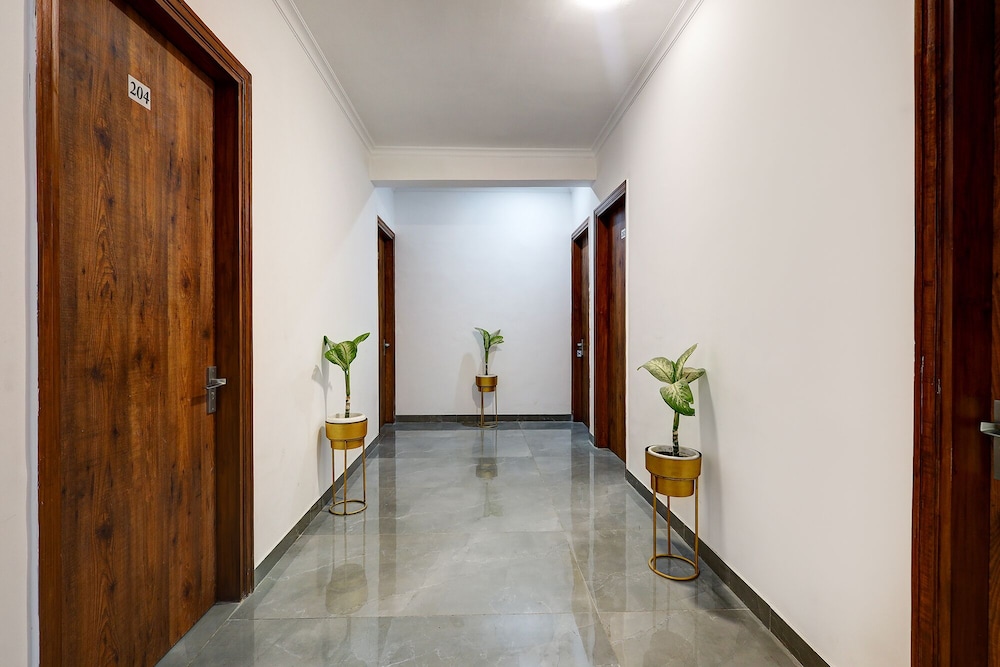 Fabhotel La Corporate Suite