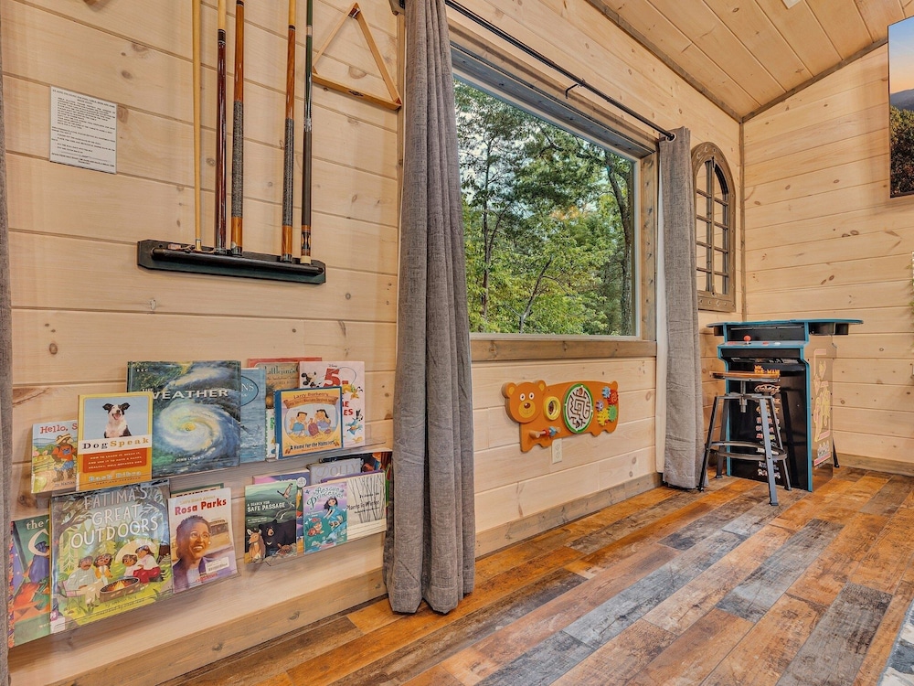 Ebenezer 4 Bedroom Cabin
