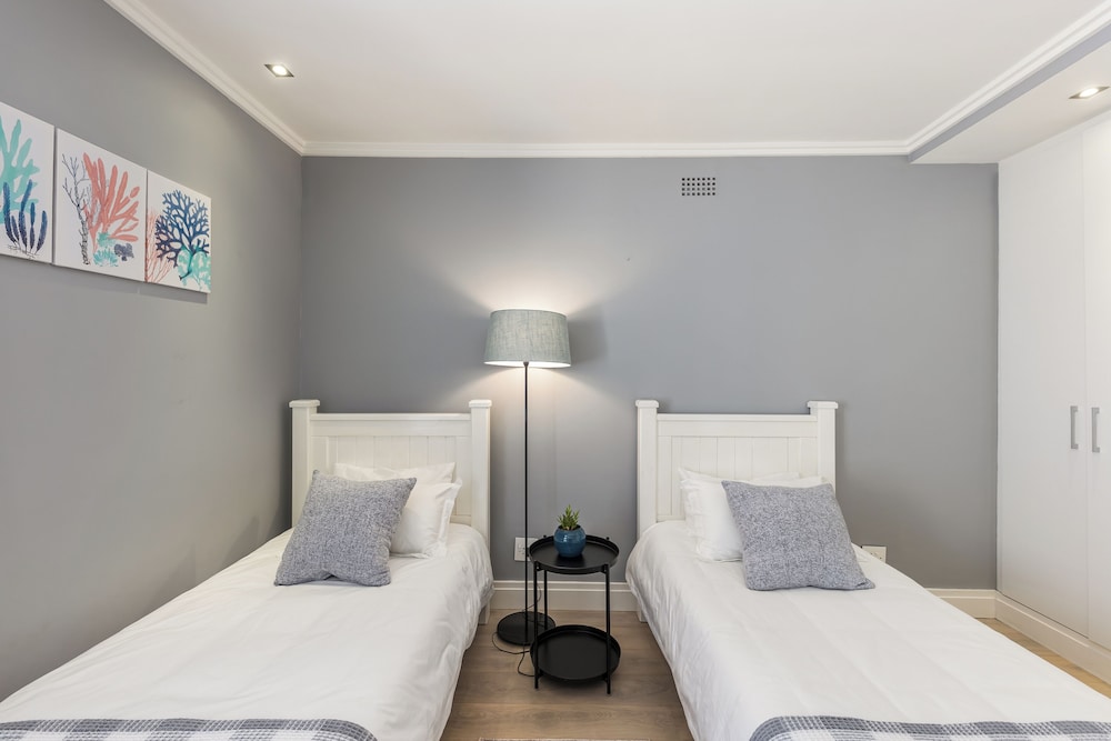 Beachfront, Private Pool, Pizza Oven, Pool Table, Fast Internet, Family Friendly