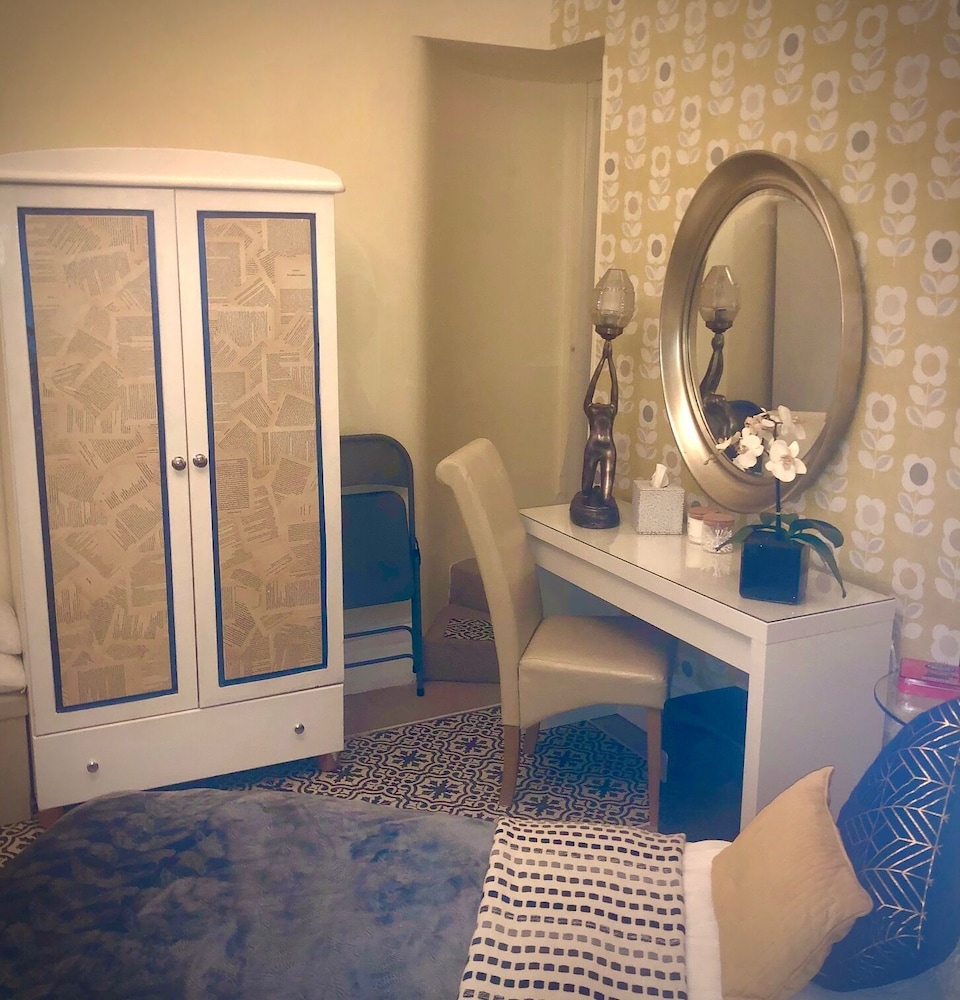 Charing Cross Rooms - B&B