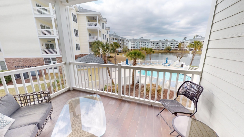 Magnolia Pointe Luster Leaf 4833-202 2 Bedroom Condo