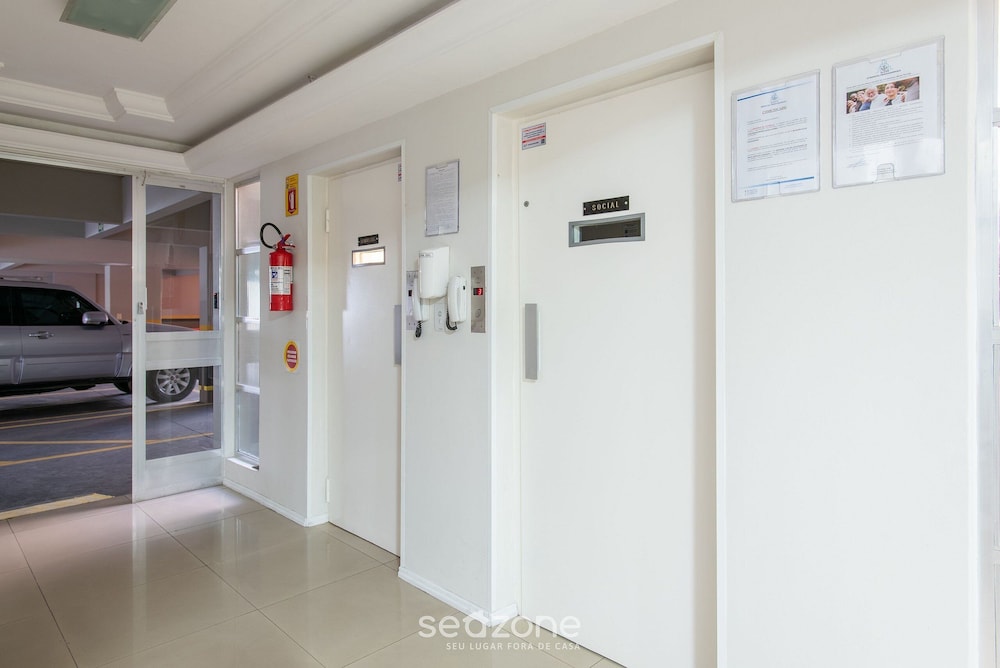 3 Bedroom Apartment 110 m From the Beach Emd0012