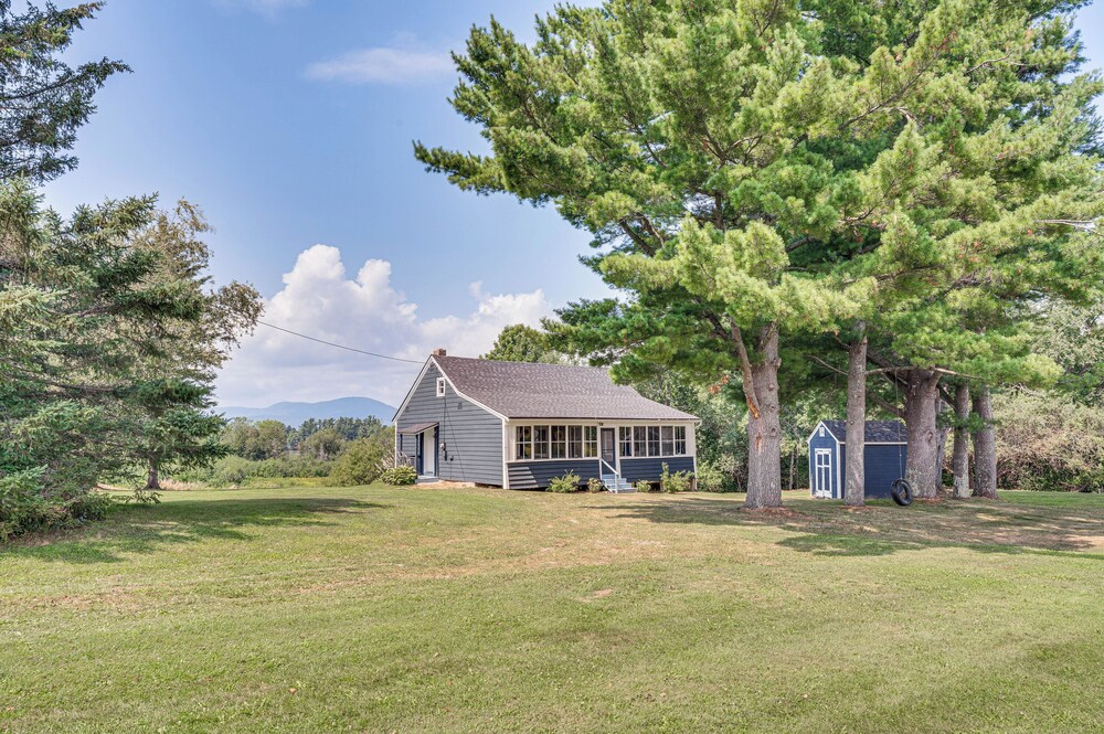 < 1 Mi to Lake: Mtn-view Cabin w/ Porch in Newport