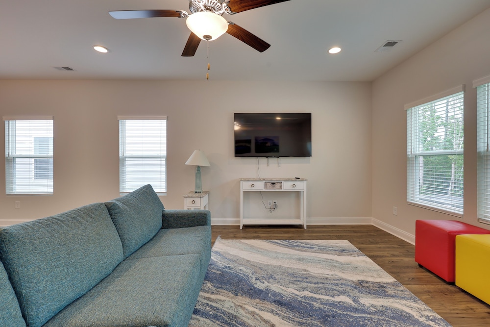 3 Mi to Sand & Surf: Ocean Isle Beach Retreat!