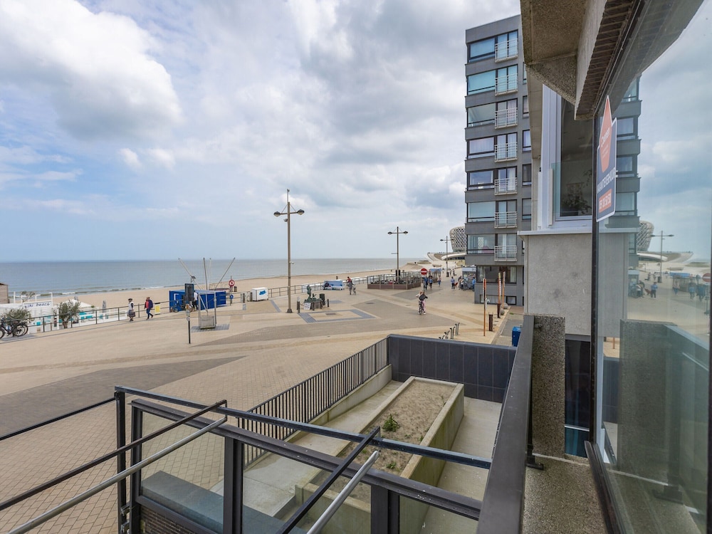 Beautiful Apartment With Direct sea View