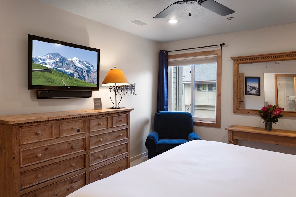 Queen Esther at Deer Valley Resort - Two Bedroom Condo with Hot Tub #2346 2 Condo