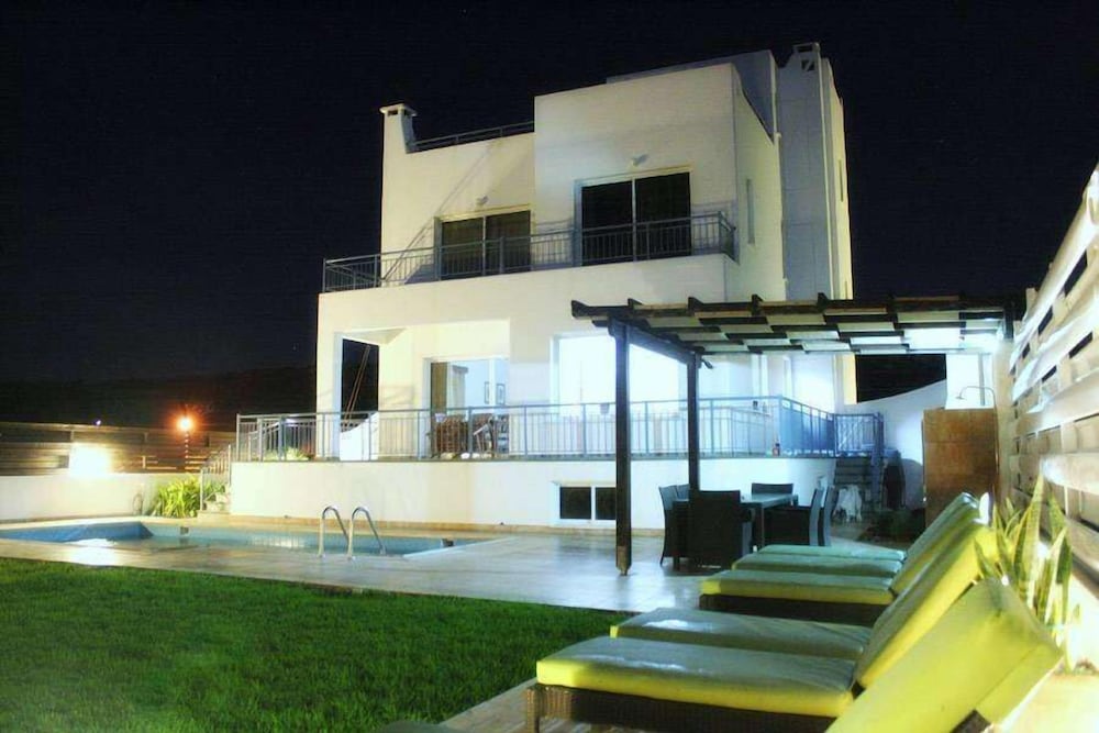 Blue Coral Beach Villas