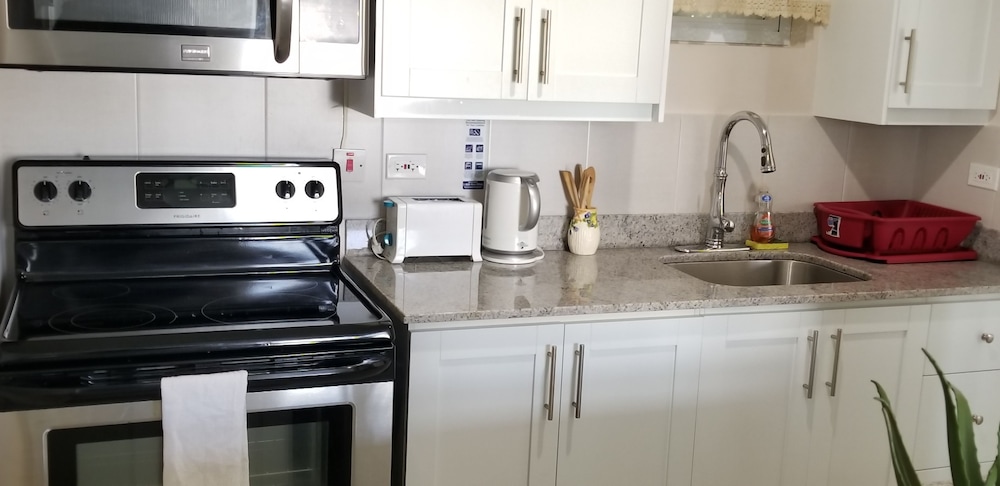 New Kingston Guest Apt at Kingsway