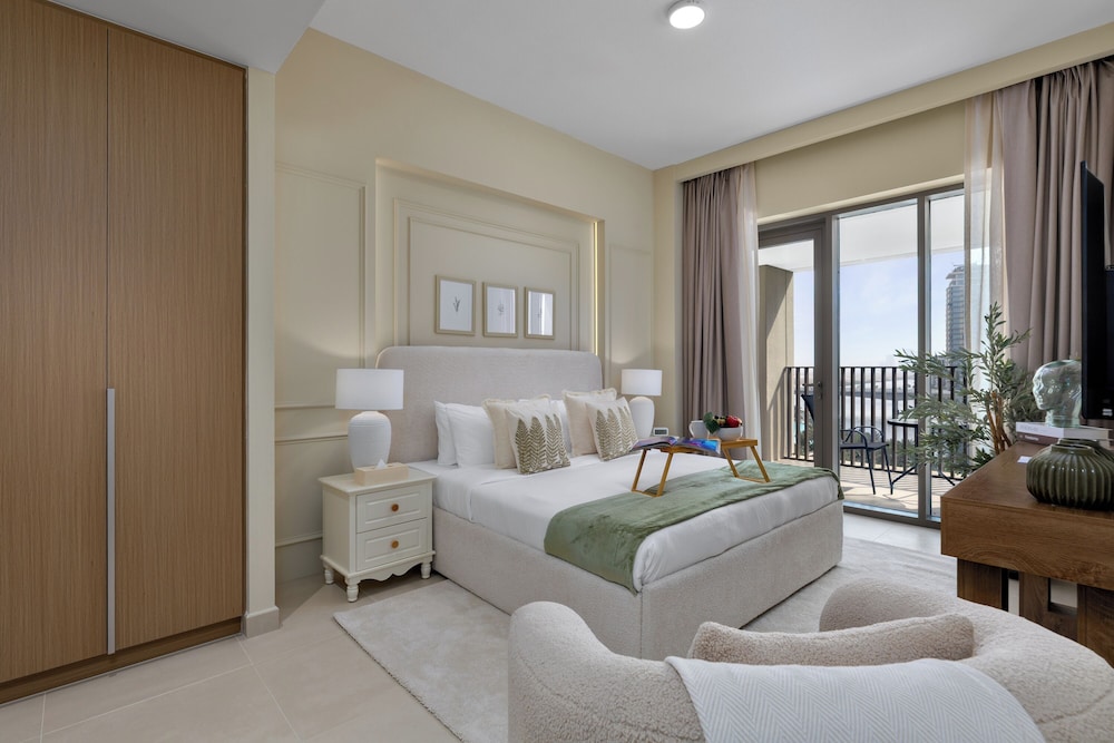 Maison Privee - Creekside Elegance w/ Canal Vws at Creek Beach