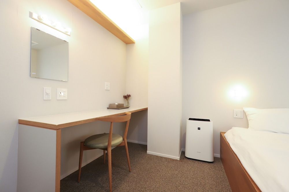 E10HOSTEL
