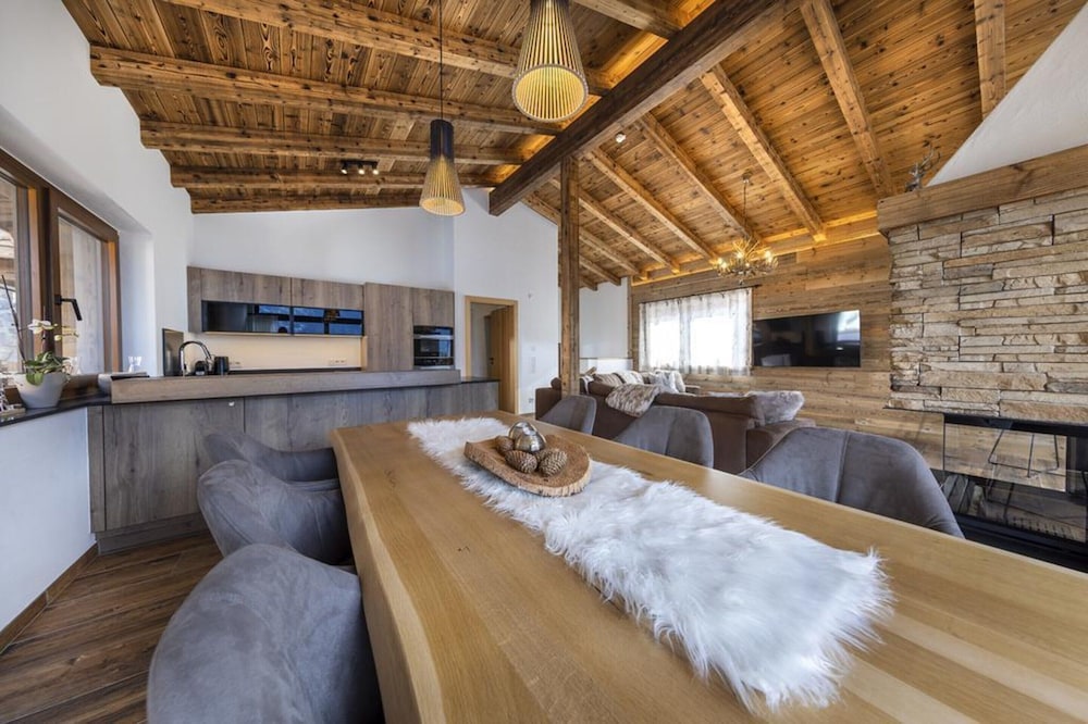 Chalet in Neukirchen 100 m ski Lift