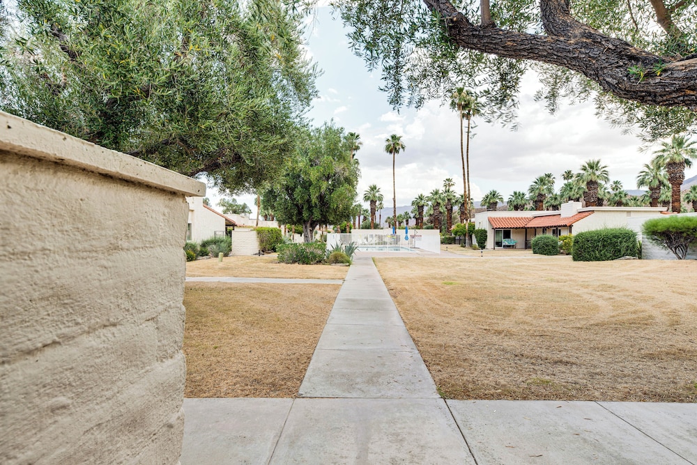 2 Mi to Galleta Meadows: Desert Golf Retreat!