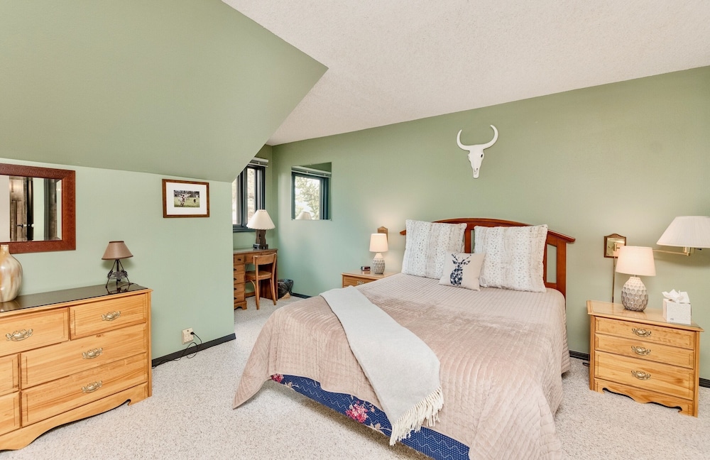 Alleman North Vacation At Windcliff 3 Bedroom Home by RedAwning view 5