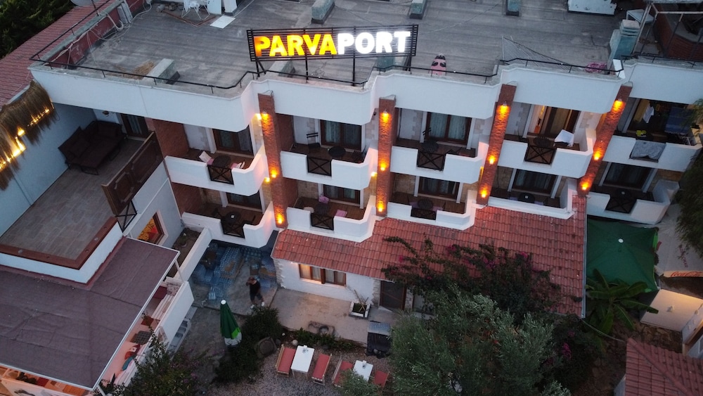 Parva Port Alaçatı - Image 13