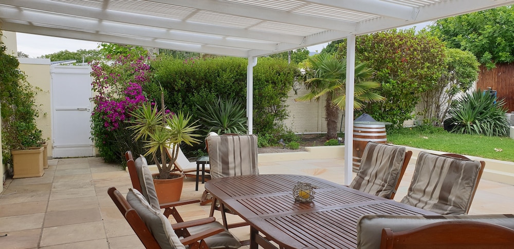 Constantia Cottages