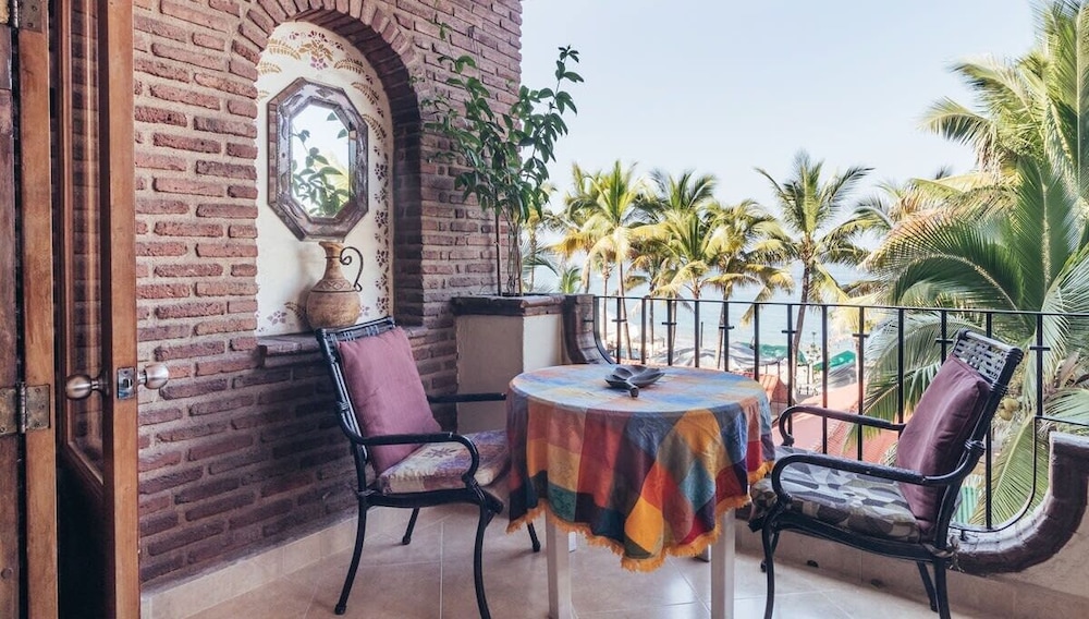Ocean View 1Br Condo-balcony-beach-pool - 301