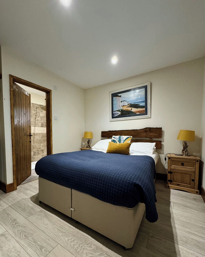 Hayne Barn Estate - Private Estate : 6 Eco Lodges - 1 Studio