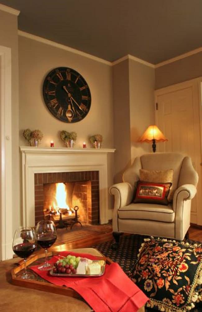 10 Fitch Luxurious Romantic Inn view 3