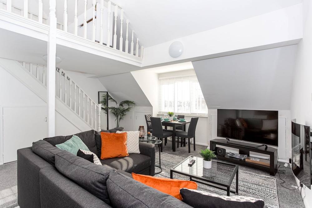 Elmsleigh Lofts by Sorted Stay view 4