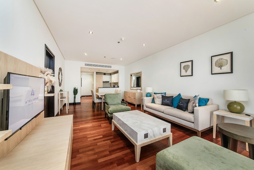 Exotic Apartments at Royal Amwaj